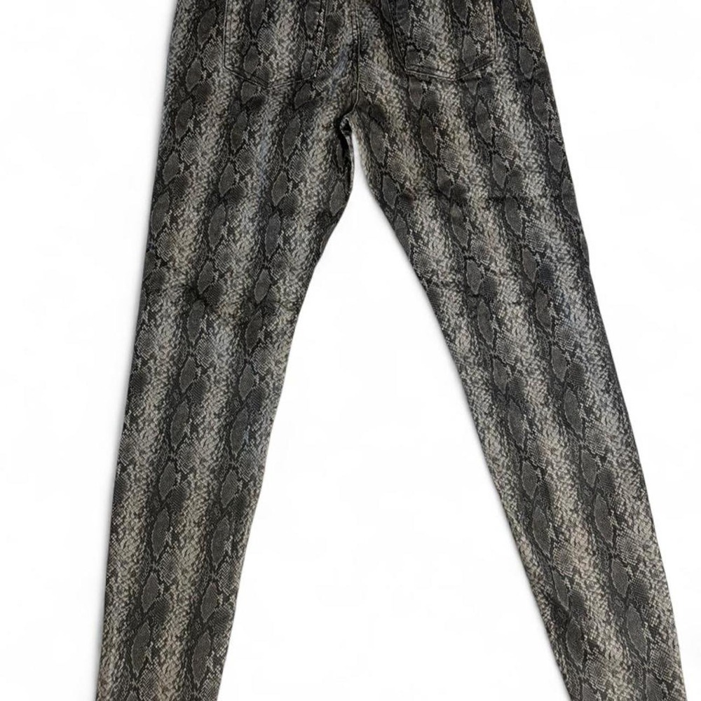 Hue Ultra Soft Denim Python Leggings Grey Snake Print Skinny Pants NWT U20797 M - Picture 3 of 7